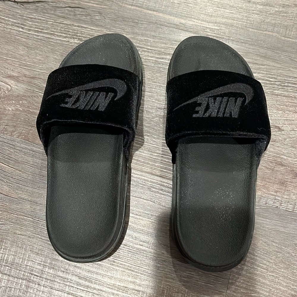Nike Women’s Slides